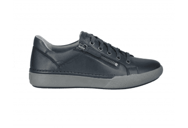 Claire 13 Zip Trainer 